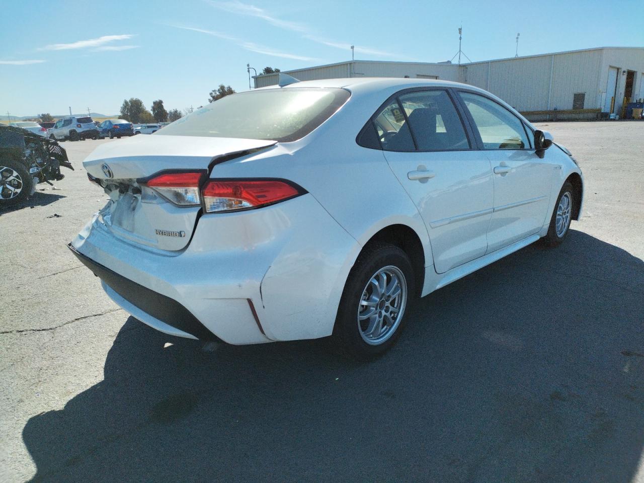 Photo 4 from auction – 2020 TOYOTA COROLLA LE with VIN JTDEBRBE1LJ007602