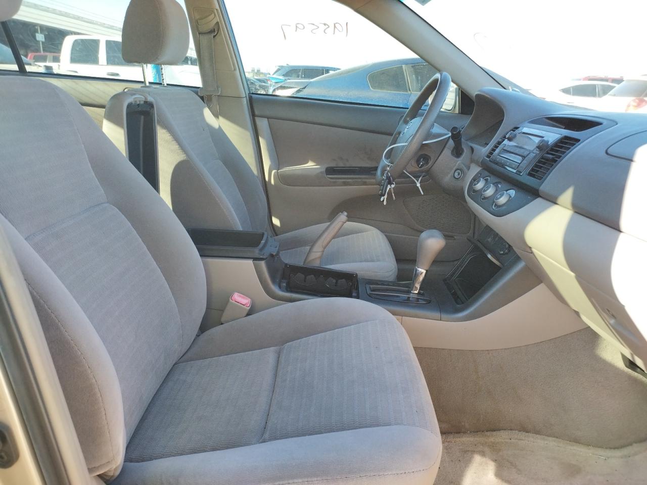 Photo 5 from auction – 2005 TOYOTA CAMRY LE with VIN 4T1BE32K65U569232
