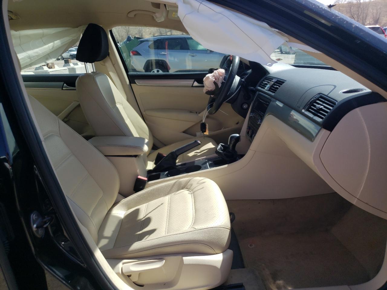 Photo 5 from auction – 2013 VOLKSWAGEN PASSAT S with VIN 1VWAP7A34DC139874