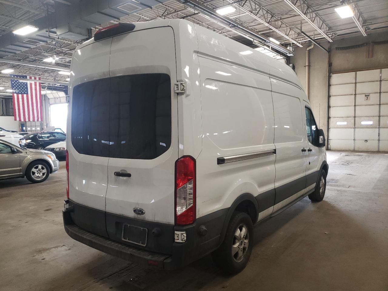Photo 4 from auction – 2018 FORD TRANSIT T- with VIN 1FTYR2XM3JKA26496