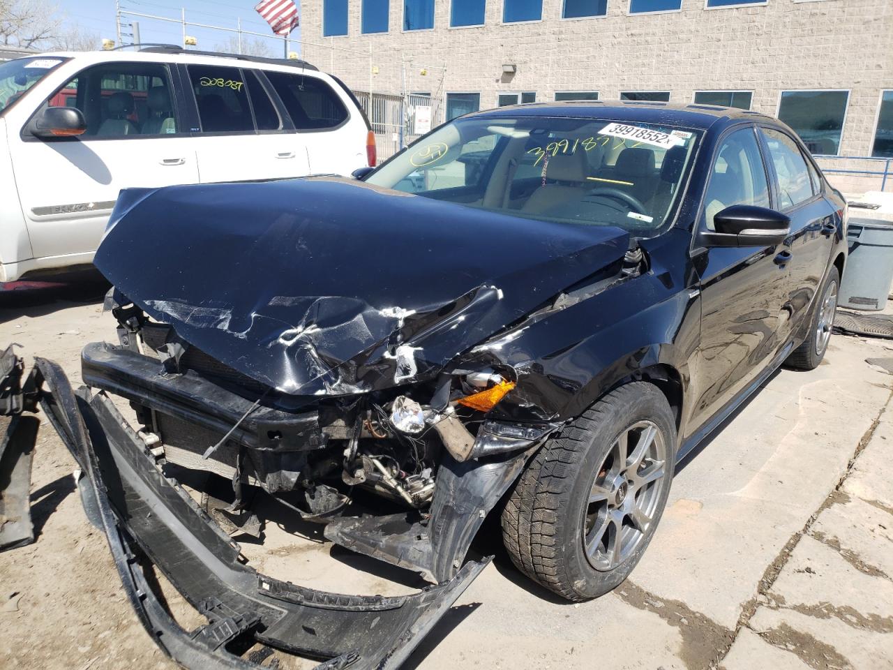 Photo 2 from auction – 2013 VOLKSWAGEN PASSAT S with VIN 1VWAP7A34DC139874