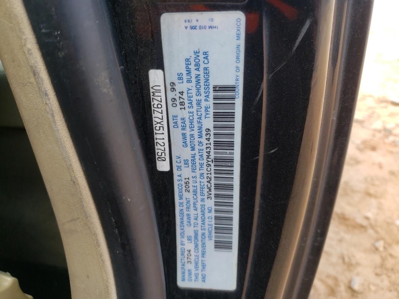 Photo 10 from auction – 2000 VOLKSWAGEN NEW BEETLE with VIN 3VWCA21C9YM431439