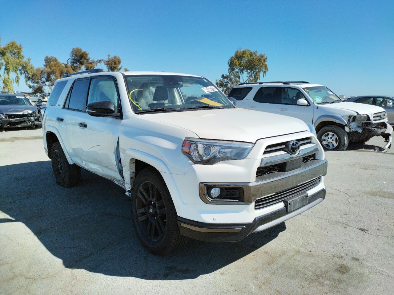 TOYOTA 4RUNNER SR 2020 with VIN JTEBU5JR0L5835526 - Photo from auction