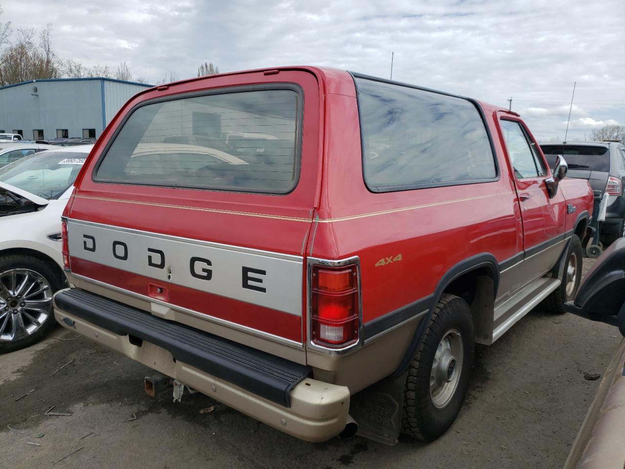 Photo 4 from auction – 1993 DODGE RAMCHARGER with VIN 3B4GM17Z7PM132075