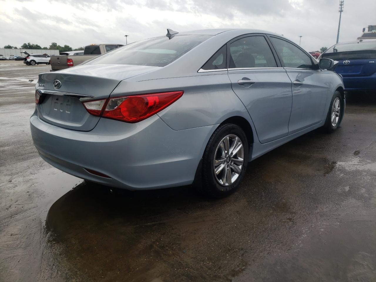 Photo 4 from auction – 2013 HYUNDAI SONATA GLS with VIN 5NPEB4AC3DH736990