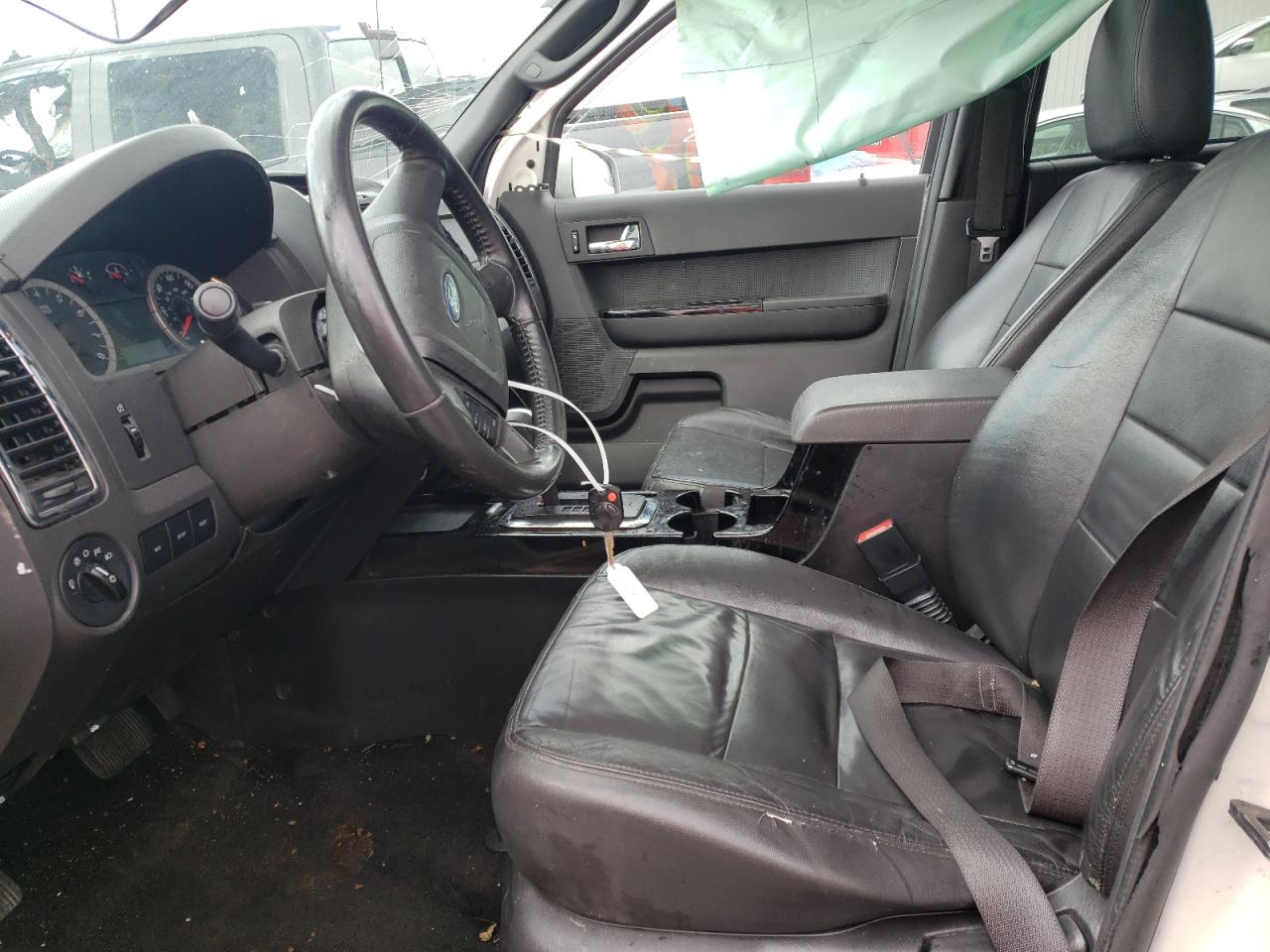 Photo 5 from auction – 2011 FORD ESCAPE LIM with VIN 1FMCU0E77BKB27581