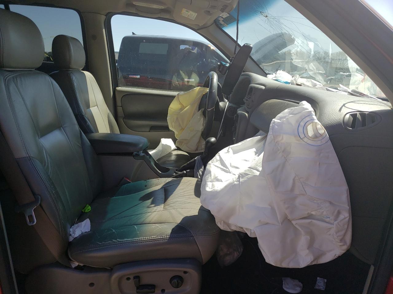 Photo 5 from auction – 2004 CHEVROLET TRAILBLAZE with VIN 1GNDS13S642239777