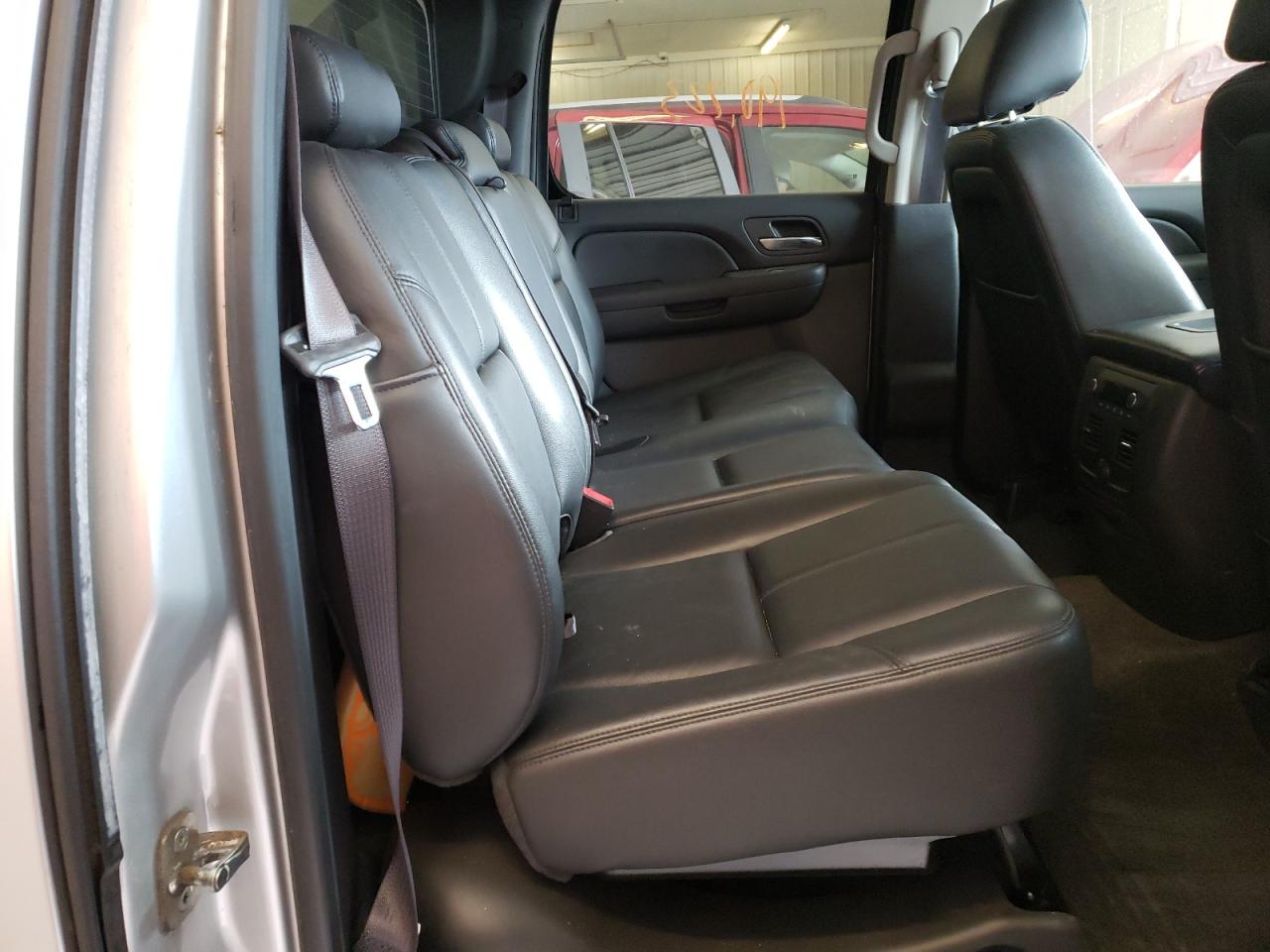 Photo 6 from auction – 2013 CHEVROLET AVALANCHE with VIN 3GNTKFE75DG303414