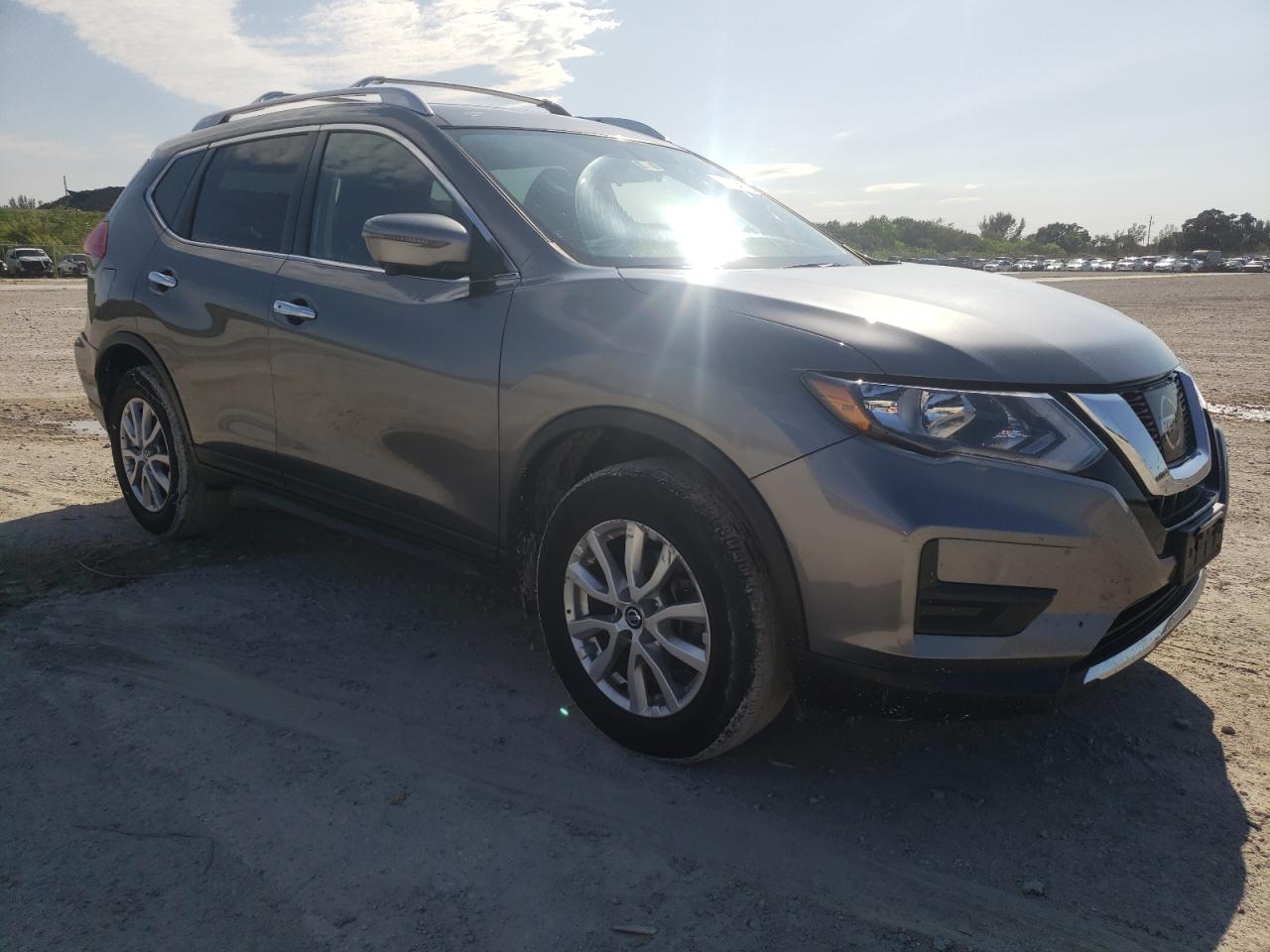 NISSAN ROGUE S 2017 with VIN KNMAT2MVXHP615364 - Photo from auction