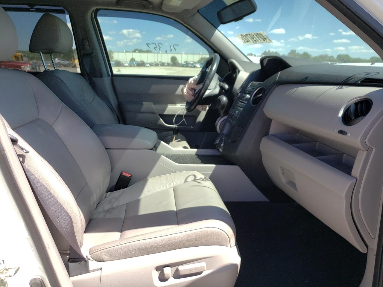 Photo 5 from auction – 2015 HONDA PILOT TOUR with VIN 5FNYF3H94FB008313