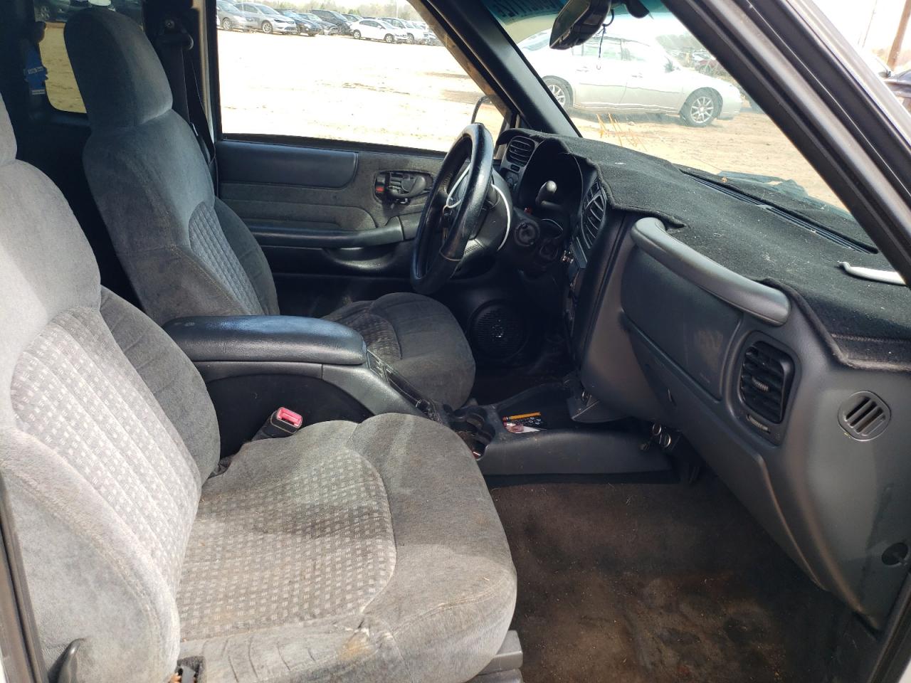 Photo 5 from auction – 2000 CHEVROLET S10 with VIN 1GCCS1942Y8141118