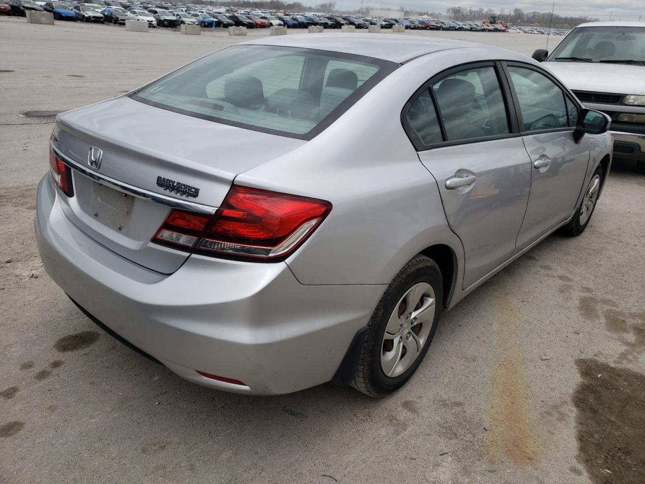 Photo 4 from auction – 2015 HONDA CIVIC LX with VIN 19XFB2F55FE082875