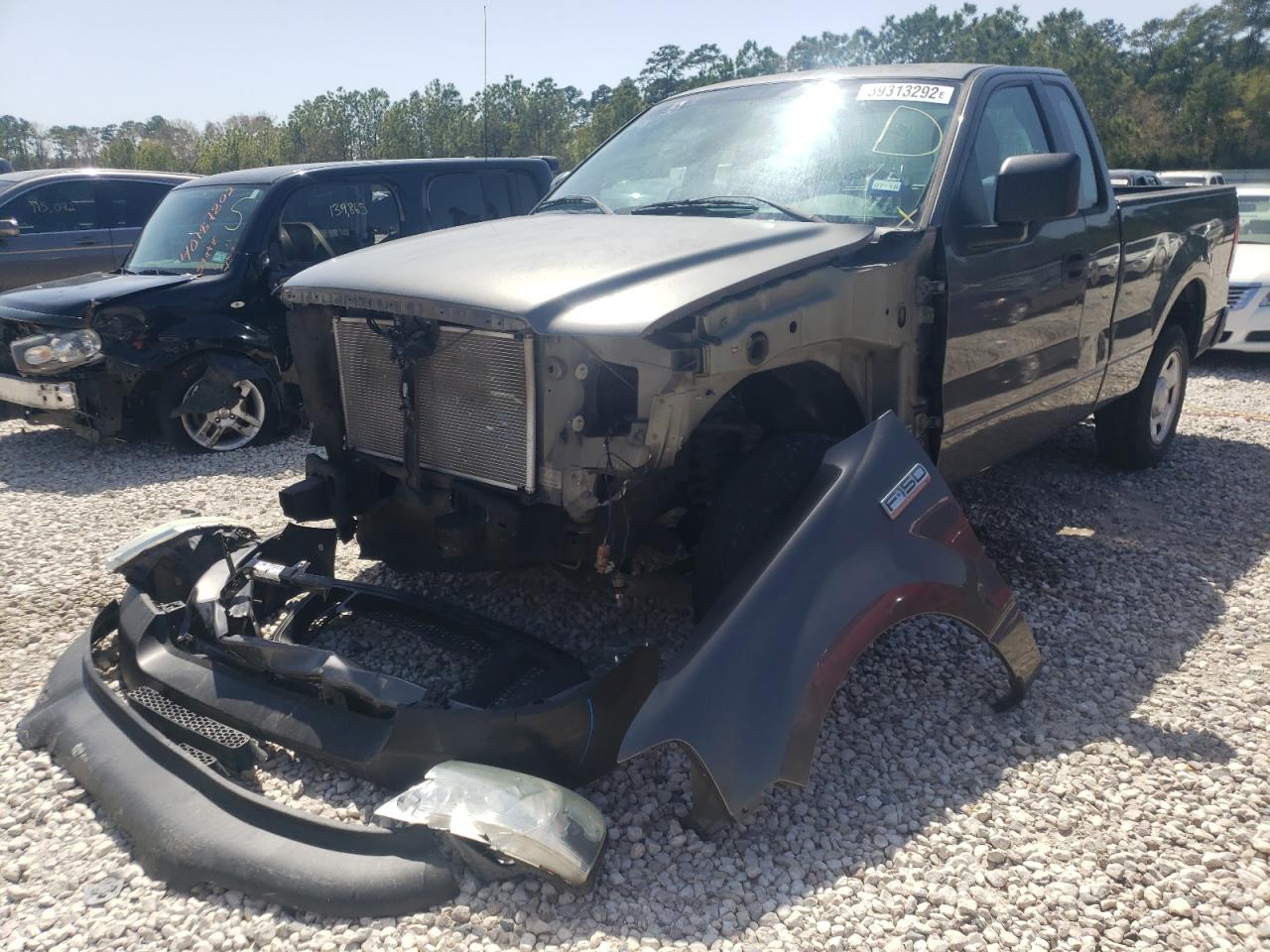Photo 2 from auction – 2006 FORD F150 with VIN 1FTRF122X6NB47805