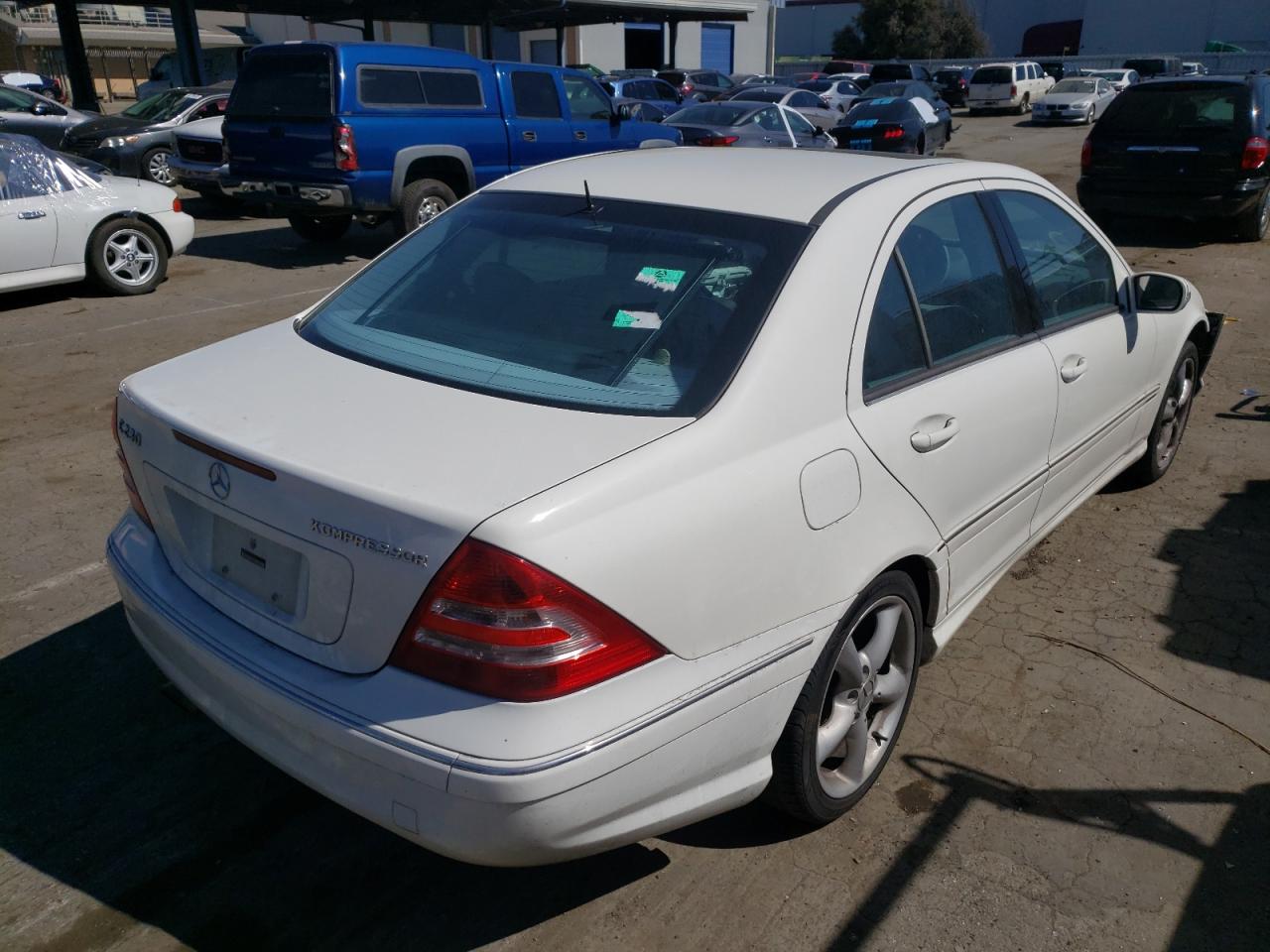 Photo 4 from auction – 2005 MERCEDES-BENZ 280-CLASS with VIN WDBRF40J95F620953