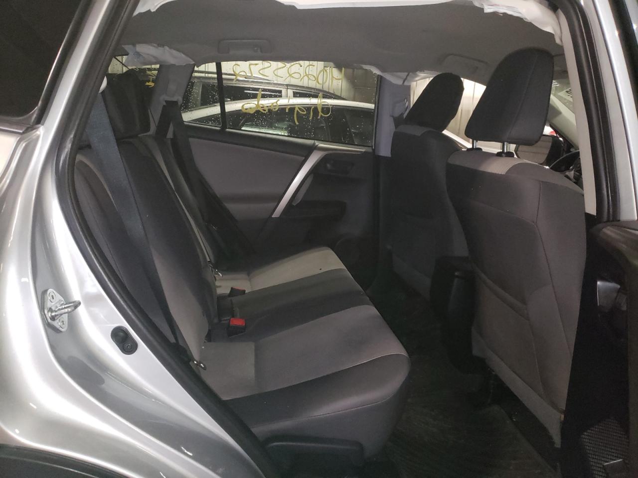 Zdjęcie 6 z aukcji – 2015 TOYOTA RAV4 LE z VIN 2T3BFREV8FW357902