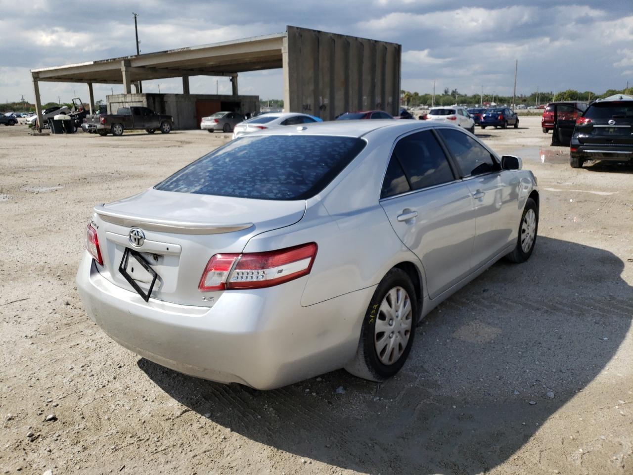 Photo 4 from auction – 2010 TOYOTA CAMRY BASE with VIN 4T1BF3EK5AU015151