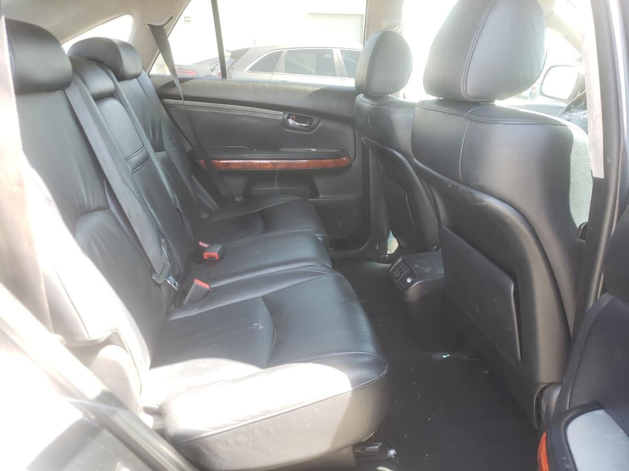 Photo 6 from auction – 2005 LEXUS RX 330 with VIN 2T2HA31U35C071091