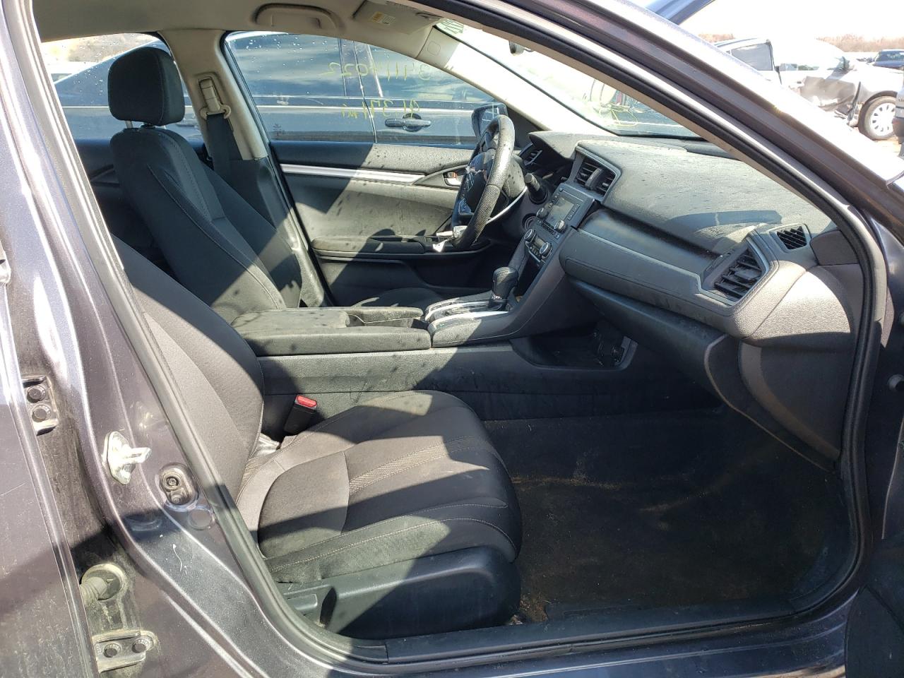 Photo 5 from auction – 2016 HONDA CIVIC LX with VIN 19XFC2F58GE075207