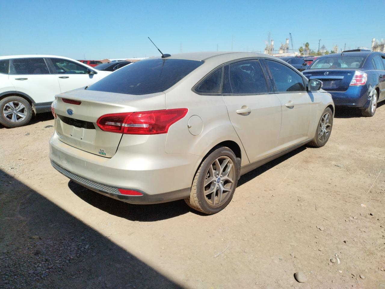 Photo 4 from auction – 2017 FORD FOCUS SE with VIN 1FADP3FE3HL262452