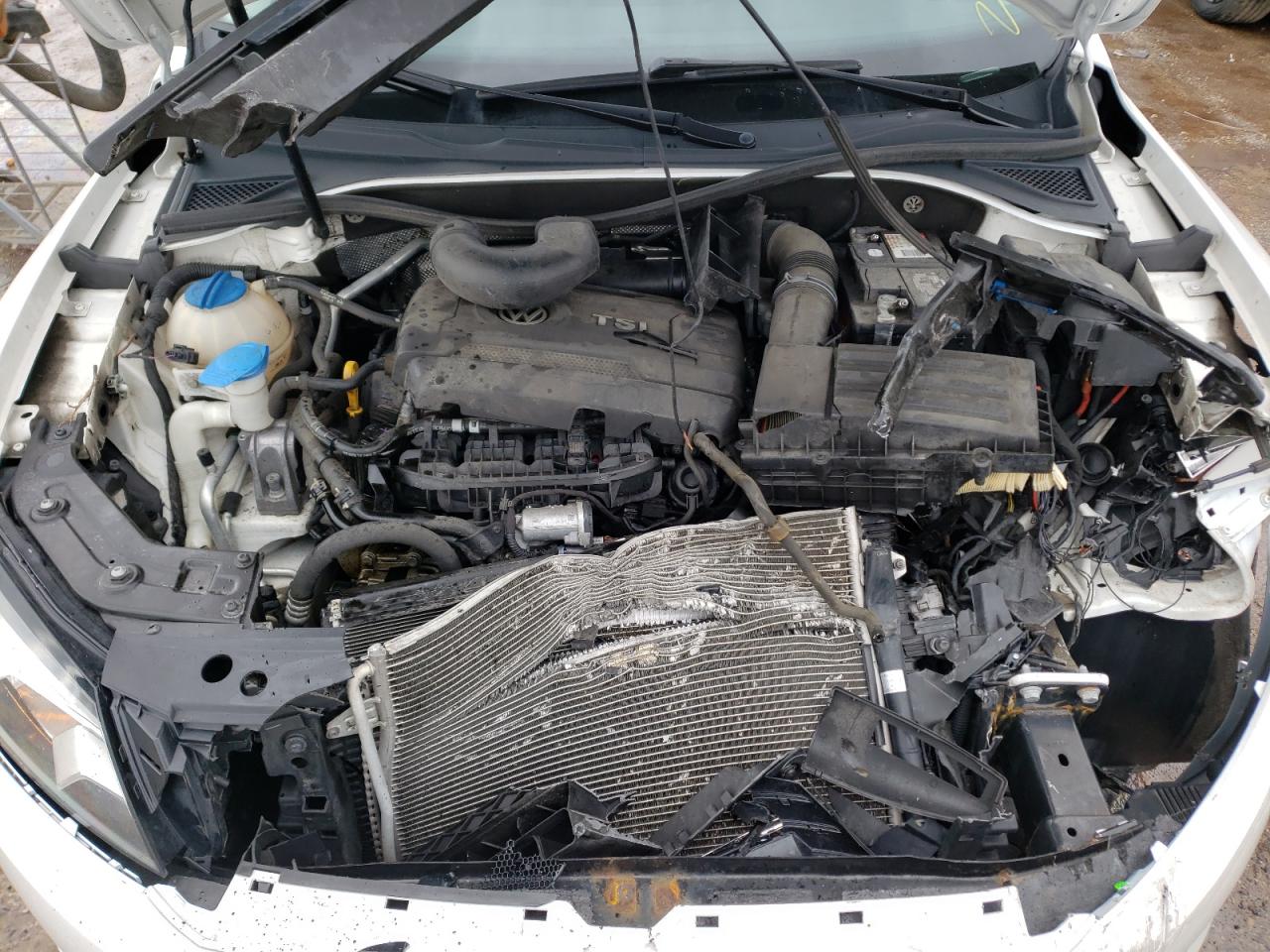 Photo 7 from auction – 2015 VOLKSWAGEN PASSAT SE with VIN 1VWBS7A33FC046866