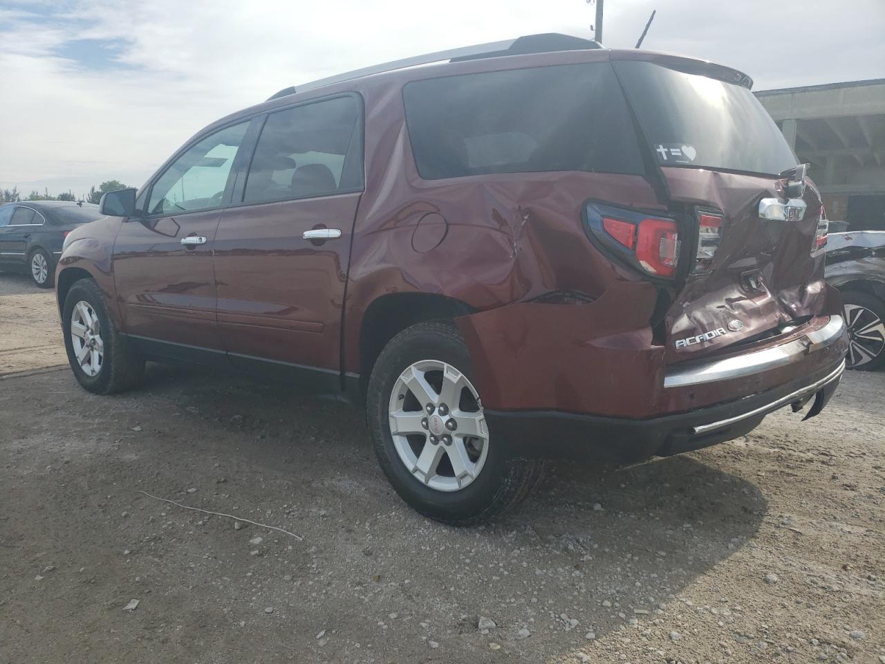 Photo 3 from auction – 2016 GMC ACADIA SLE with VIN 1GKKRPKD2GJ286983