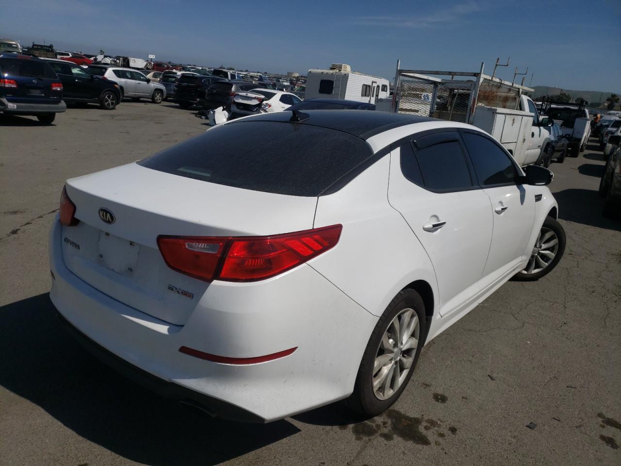 Photo 4 from auction – 2015 KIA OPTIMA EX with VIN 5XXGN4A73FG384401
