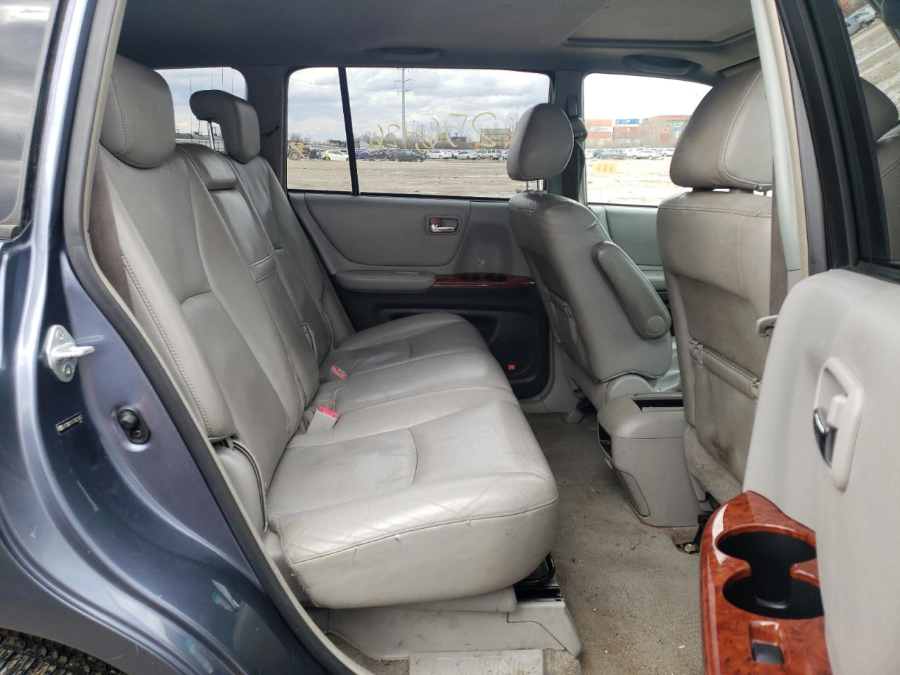 Photo 6 from auction – 2007 TOYOTA HIGHLANDER with VIN JTEDW21A170022453