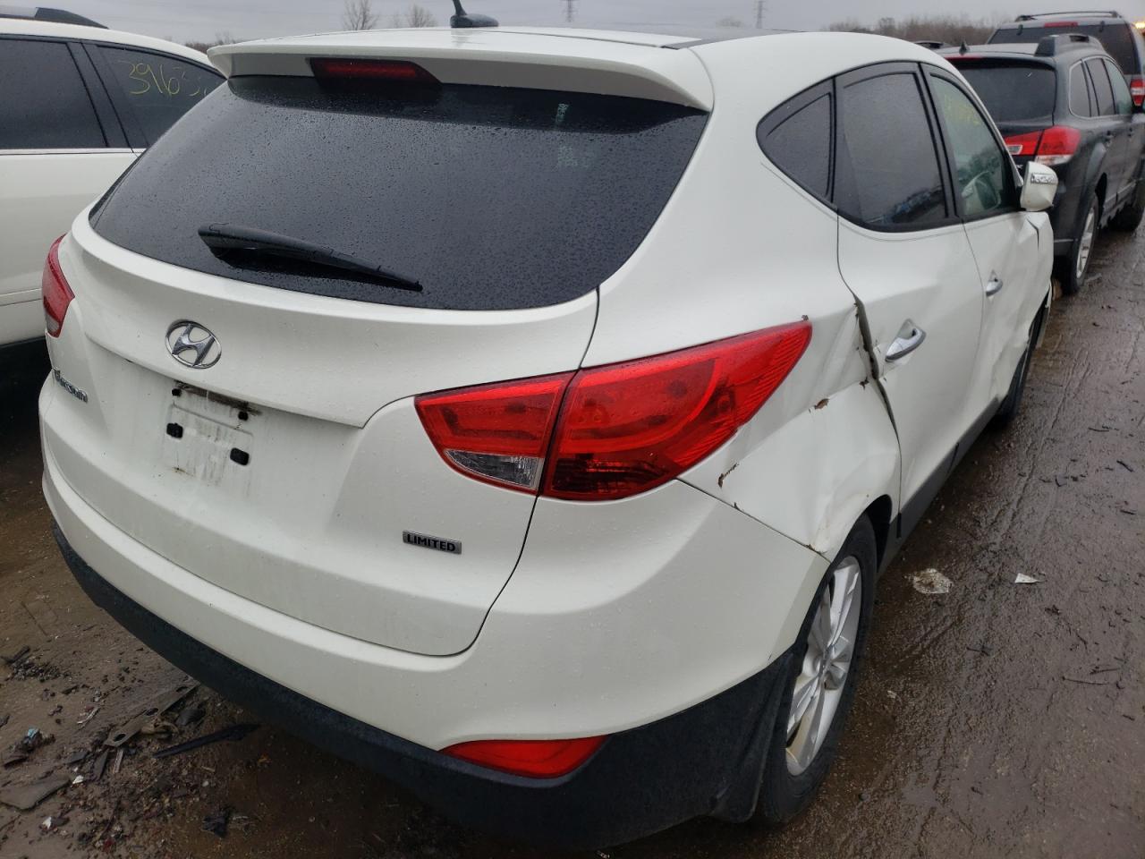 Photo 4 from auction – 2011 HYUNDAI TUCSON GLS with VIN KM8JUCAC8BU228015
