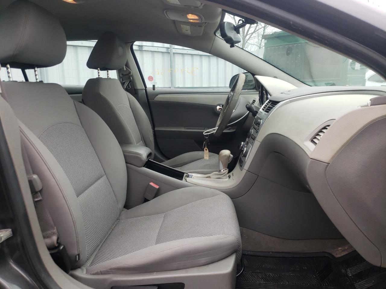 Photo 5 from auction – 2011 CHEVROLET MALIBU LS with VIN 1G1ZB5EU2BF138013