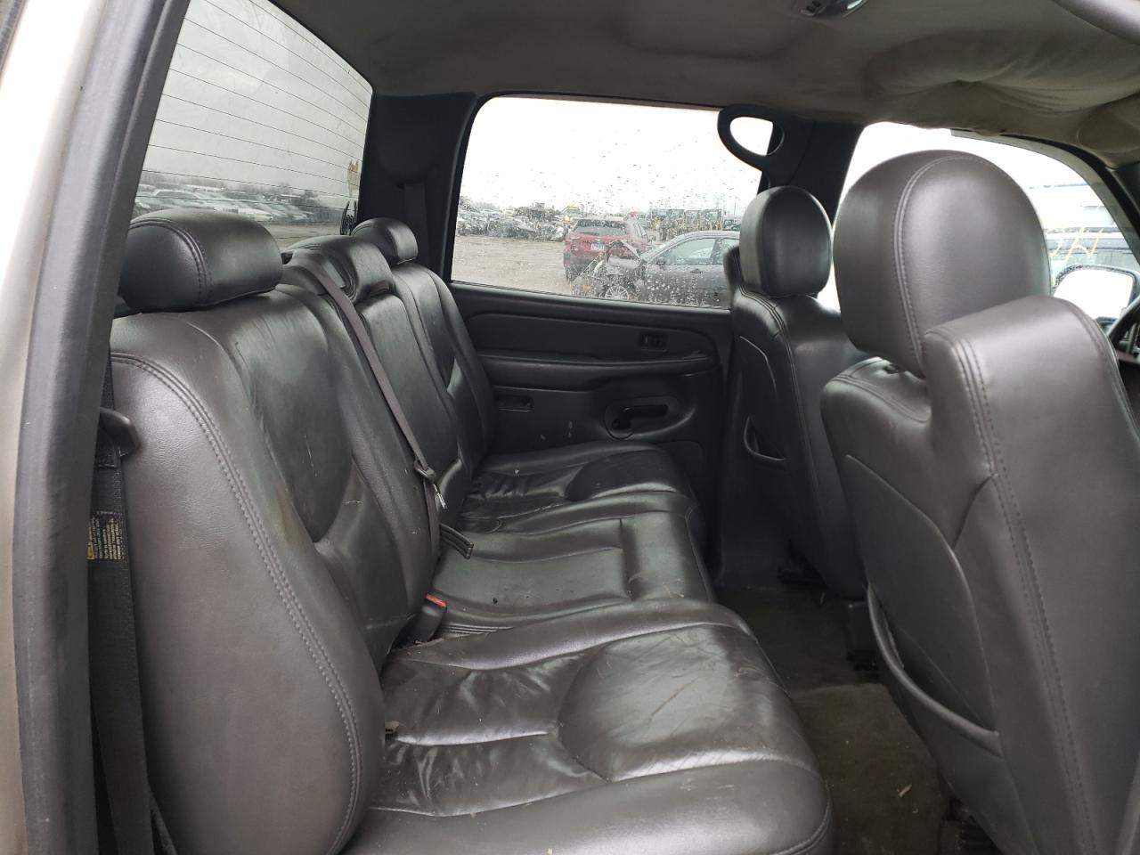 Photo 6 from auction – 2004 CHEVROLET SILVERADO with VIN 1GCHK23U24F252066