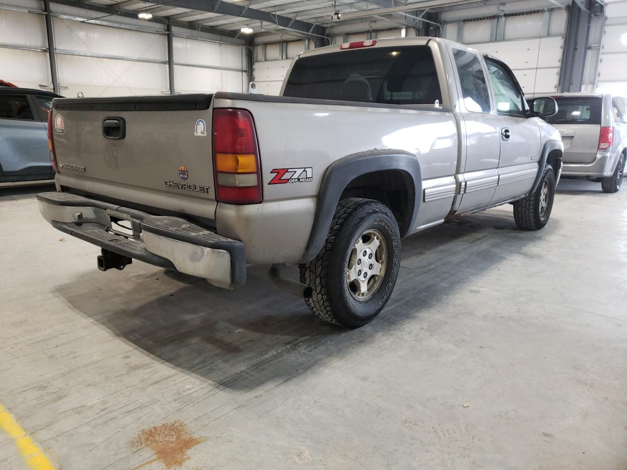 Photo 4 from auction – 2000 CHEVROLET SILVERADO with VIN 2GCEK19T2Y1379439