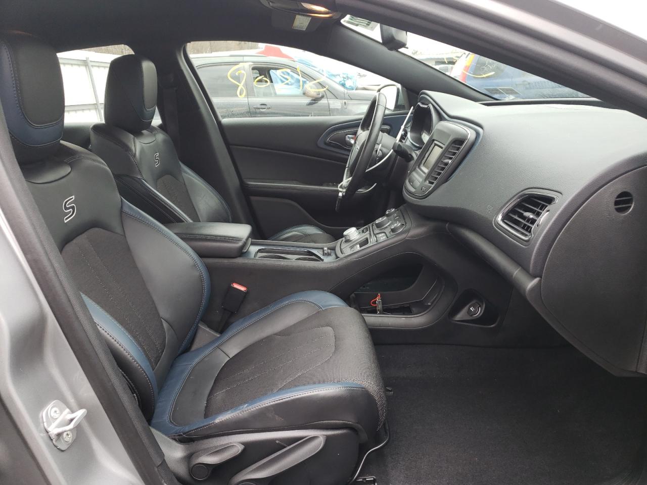 Photo 5 from auction – 2015 CHRYSLER 200 S with VIN 1C3CCCBB7FN541647
