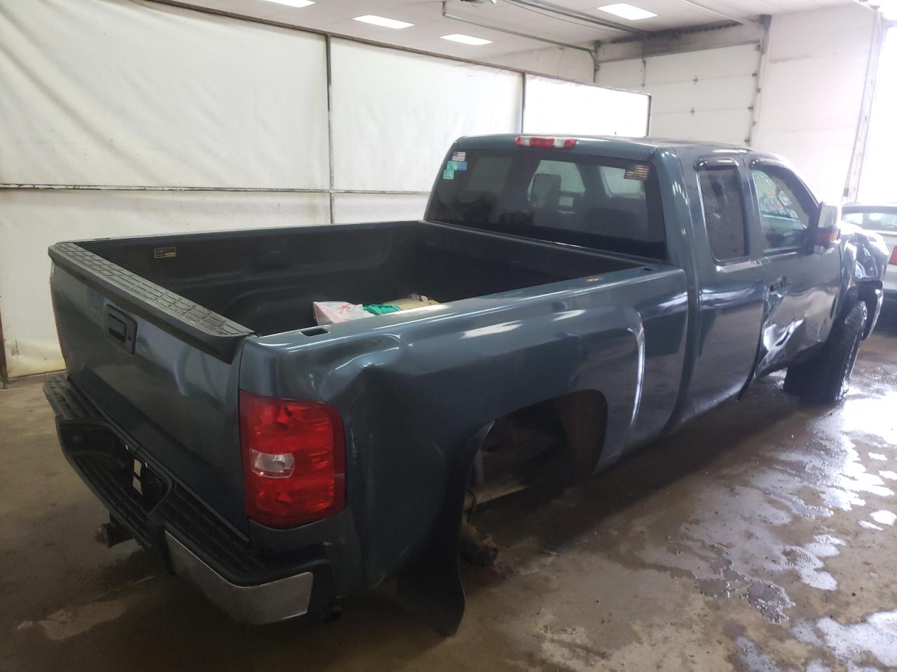 Photo 4 from auction – 2010 CHEVROLET SILVERADO with VIN 1GCSKSE31AZ102518