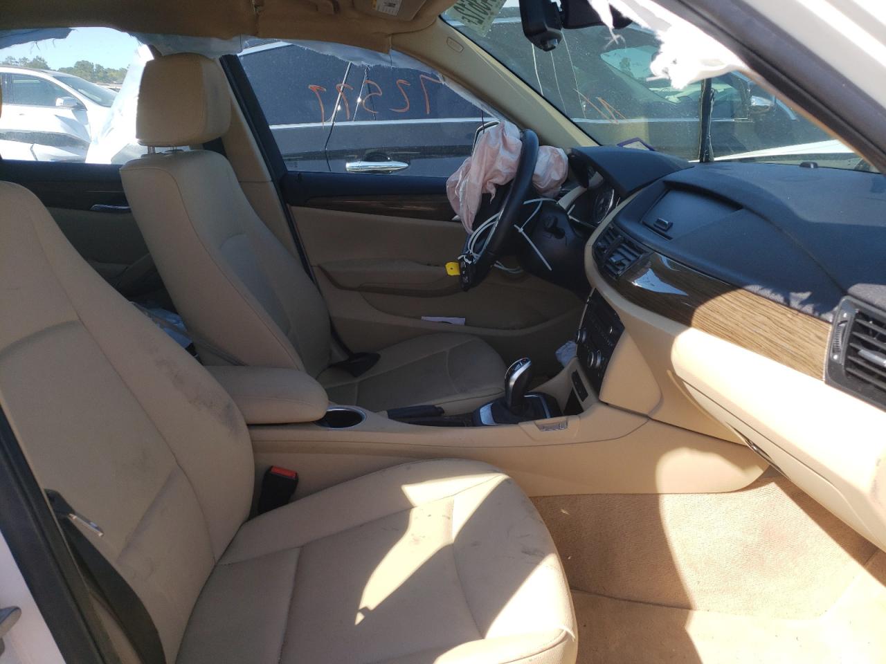 Photo 5 from auction – 2014 BMW X1 SDRIVE2 with VIN WBAVM1C56EVW52474