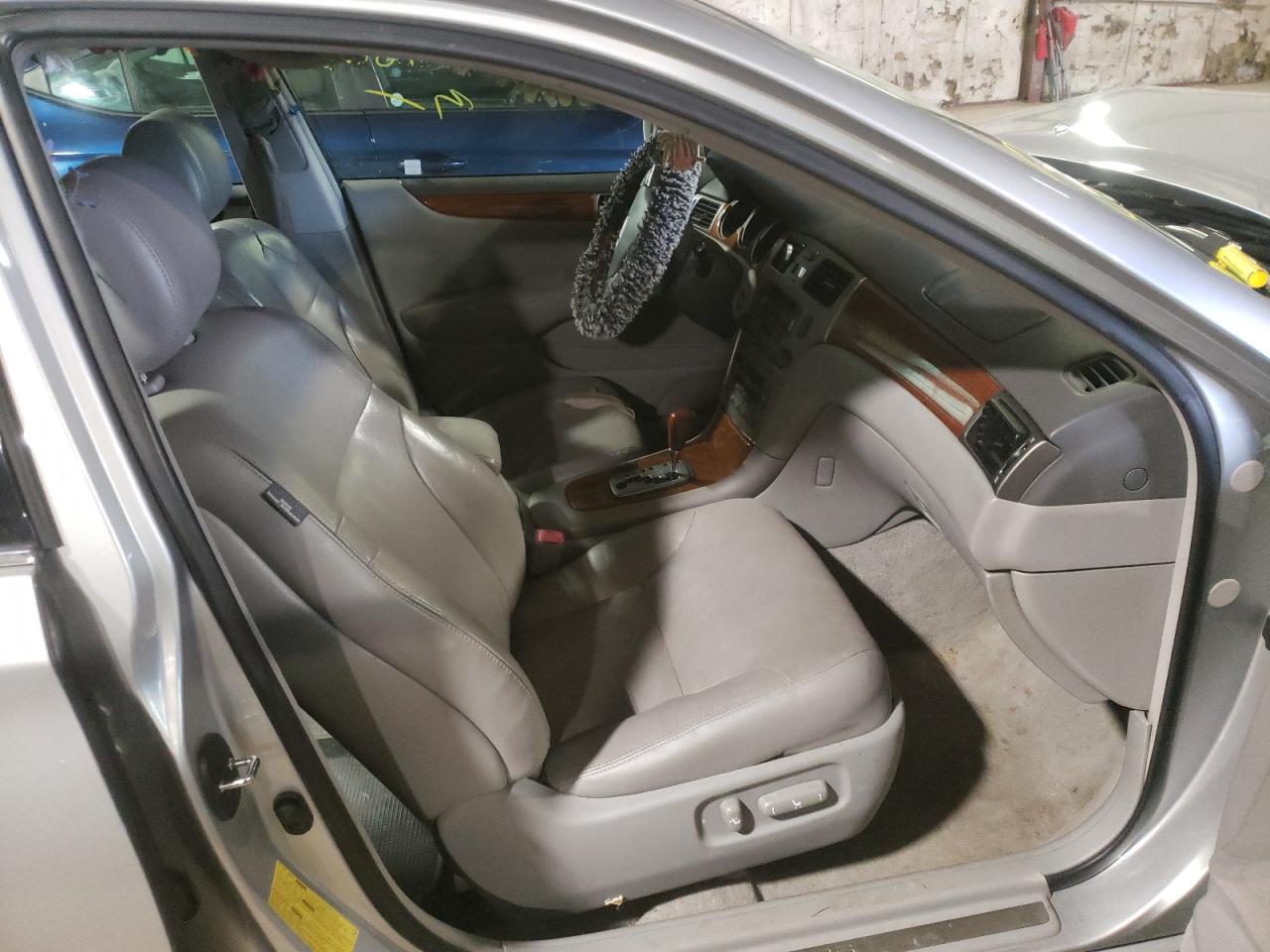 Photo 5 from auction – 2005 LEXUS ES 330 with VIN JTHBA30G755100688