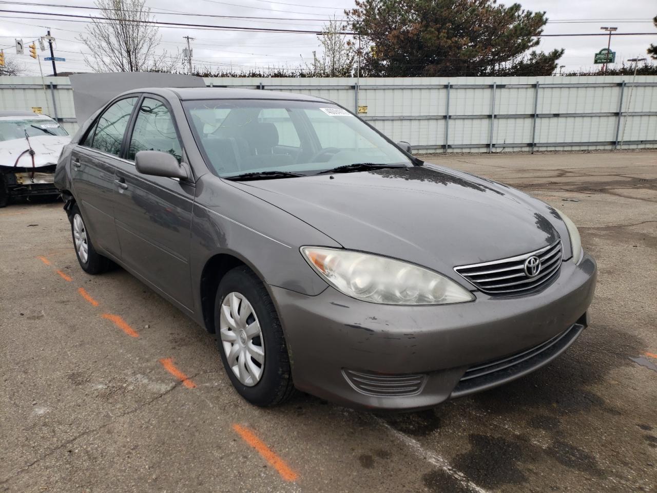 TOYOTA CAMRY LE 2005 with VIN 4T1BE32K75U971986 - Photo from auction