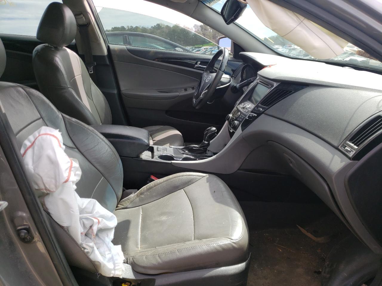 Photo 5 from auction – 2013 HYUNDAI SONATA SE with VIN 5NPEC4AC8DH644139