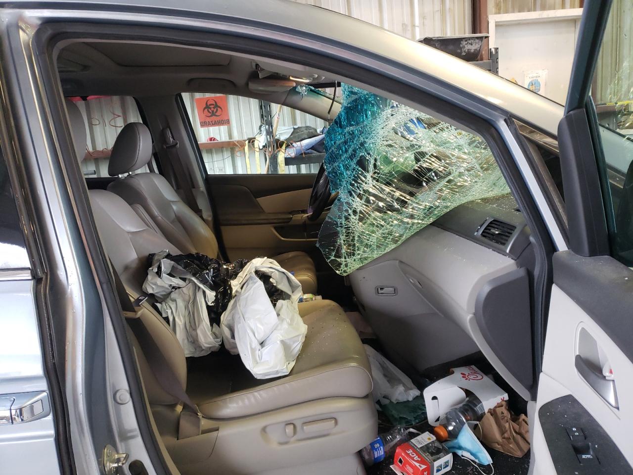 Photo 5 from auction – 2011 HONDA ODYSSEY TO with VIN 5FNRL5H91BB069525