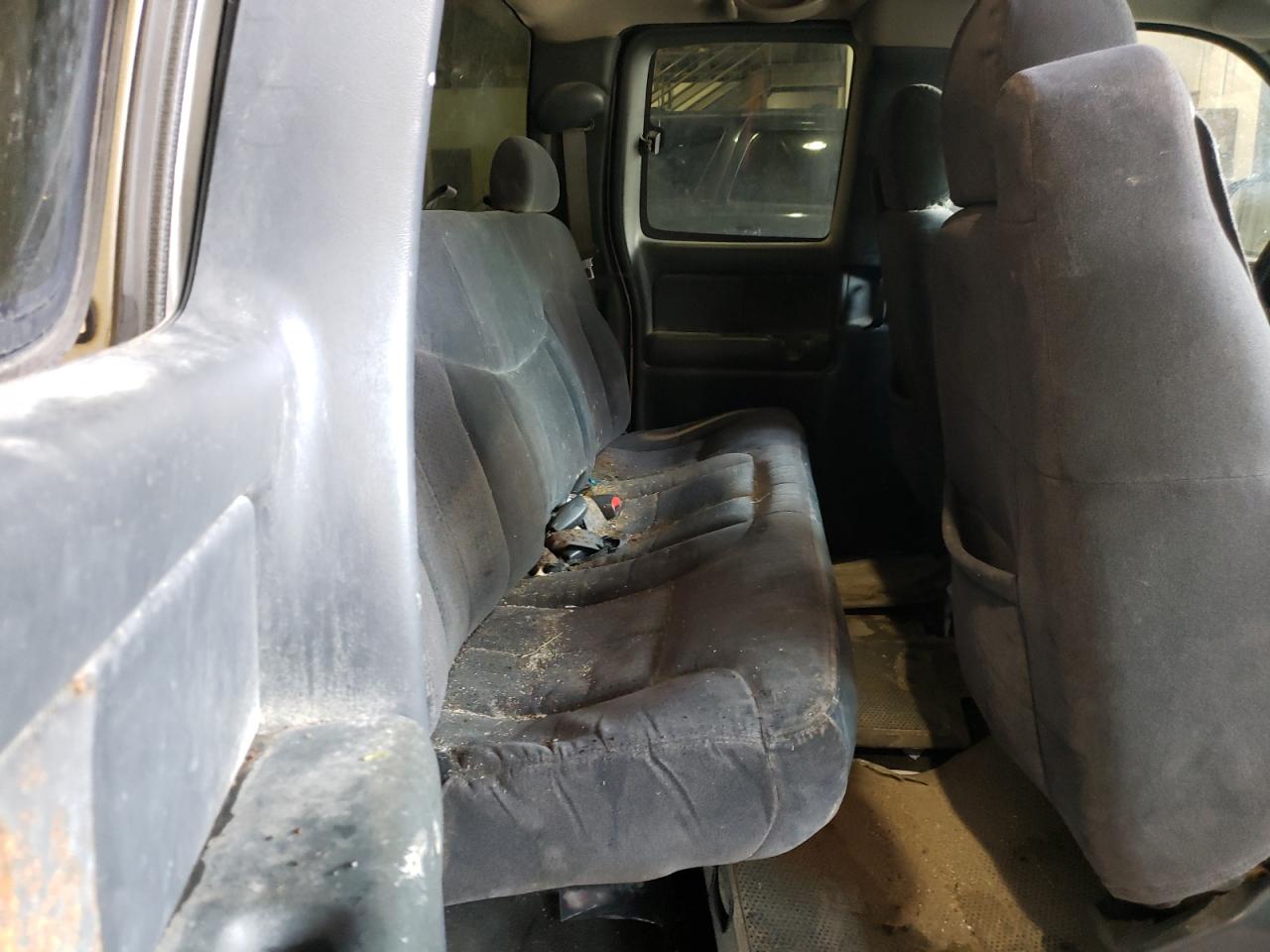 Photo 6 from auction – 2002 CHEVROLET SILVERADO with VIN 2GCEC19V121341710