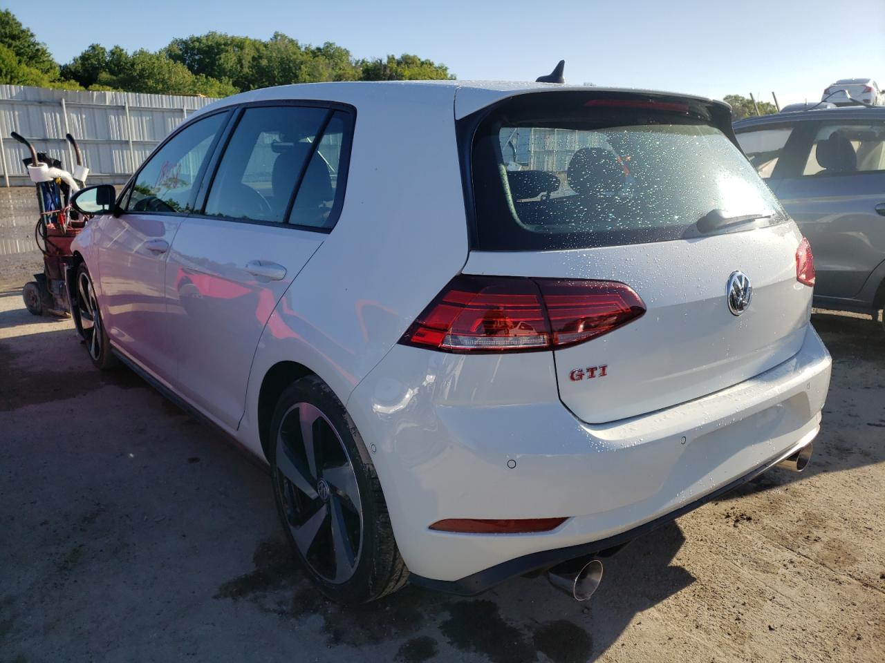 Photo 3 from auction – 2018 VOLKSWAGEN GOLF with VIN 3VW447AU5JM281482
