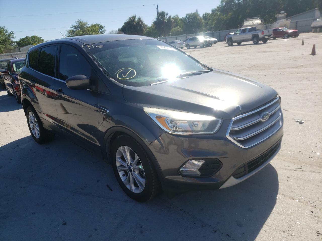 Photo 1 from auction – 2017 FORD ESCAPE SE with VIN 1FMCU0G9XHUC03631