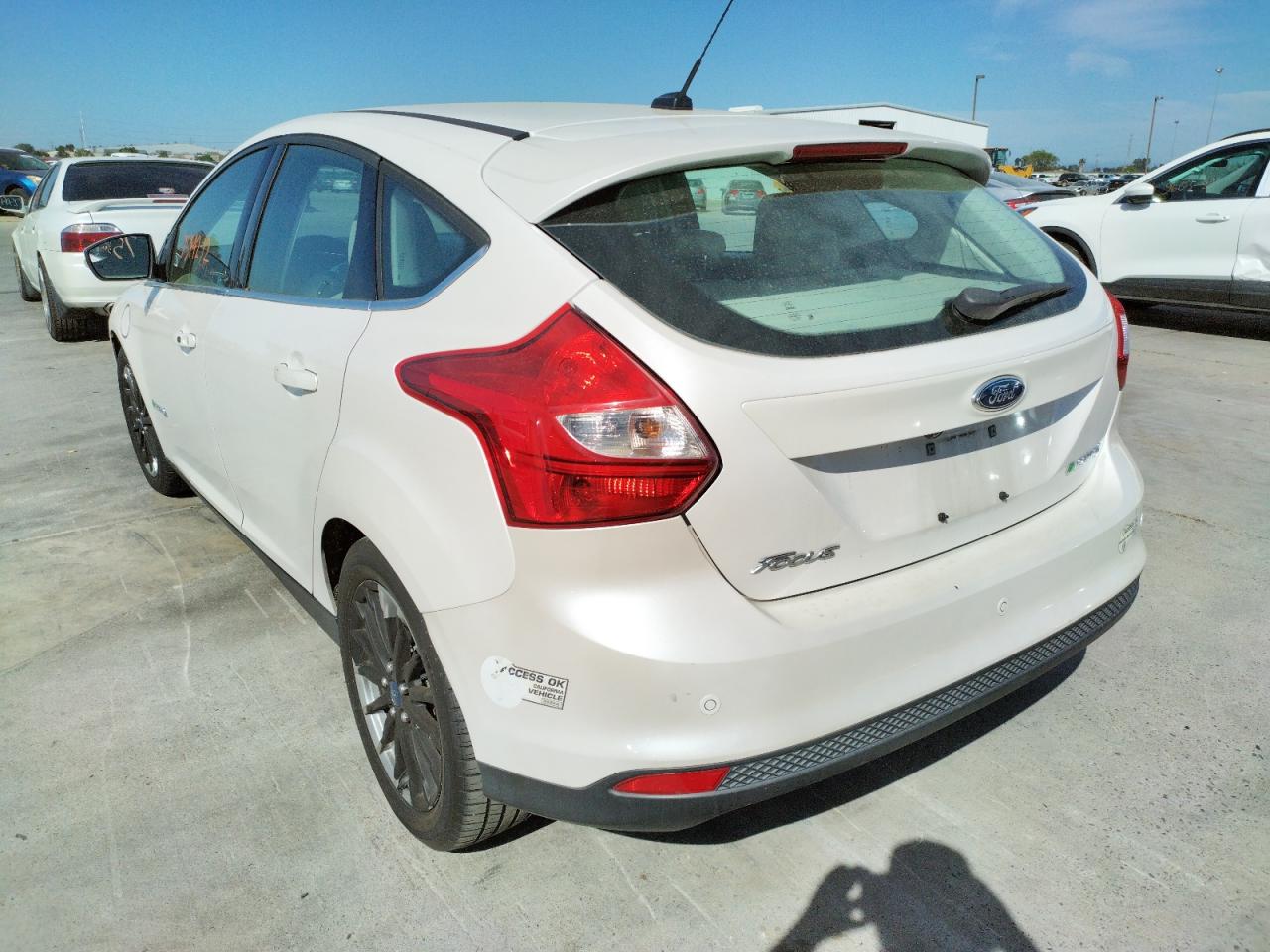 Photo 3 from auction – 2013 FORD FOCUS BEV with VIN 1FADP3R45DL146764