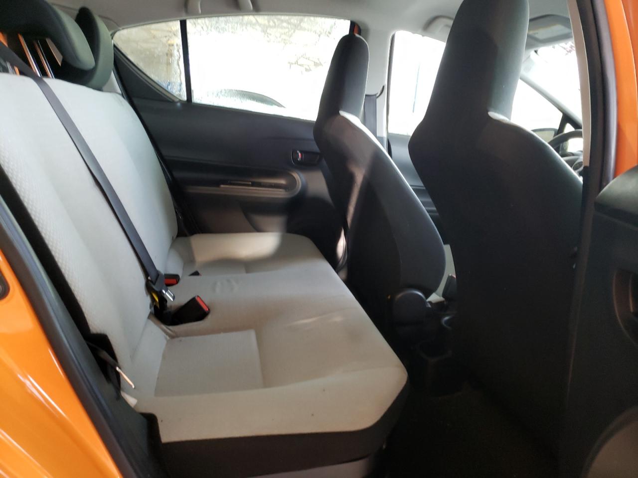 Photo 6 from auction – 2016 TOYOTA PRIUS C with VIN JTDKDTB33G1115217