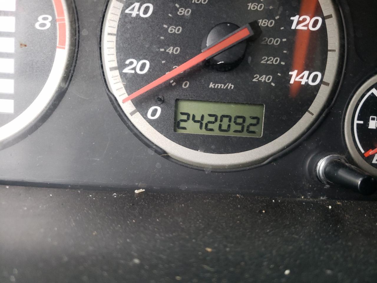 Photo 8 from auction – 2002 HONDA CR-V EX with VIN JHLRD78862C025472