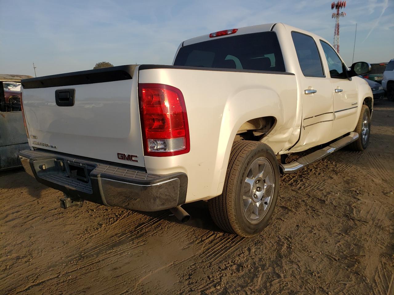 Photo 4 from auction – 2011 GMC SIERRA C15 with VIN 3GTP1VE00BG346923