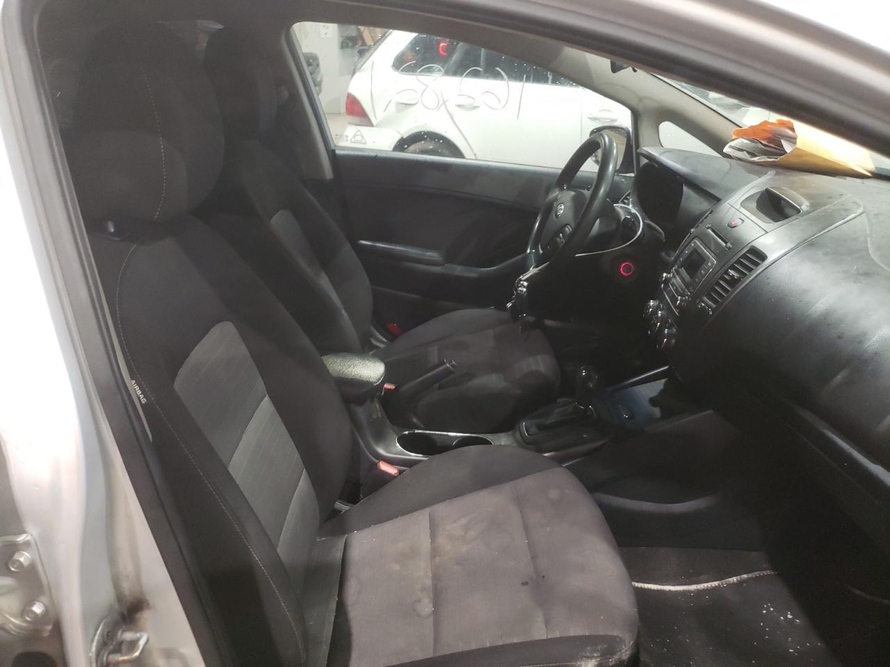 Photo 5 from auction – 2015 KIA FORTE LX with VIN KNAFX4A60F5356053
