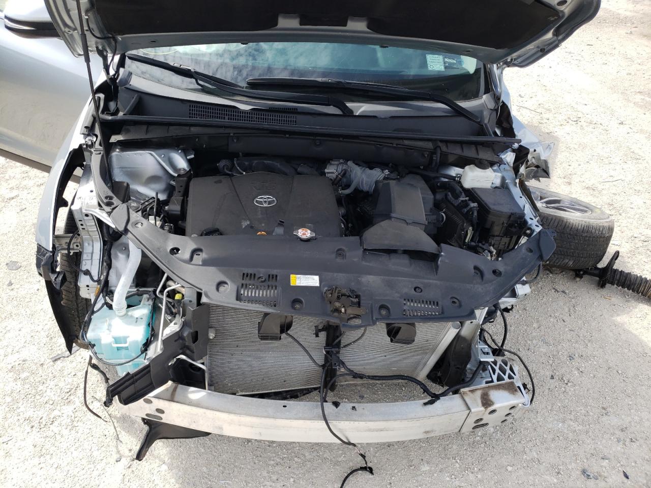 Photo 7 from auction – 2019 TOYOTA HIGHLANDER with VIN 5TDKZRFH1KS568502