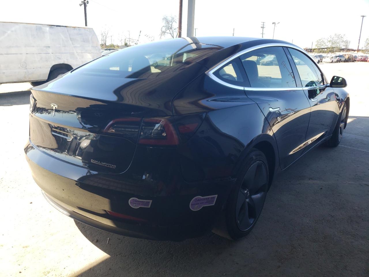 Photo 4 from auction – 2018 TESLA MODEL 3 with VIN 5YJ3E1EB6JF090949