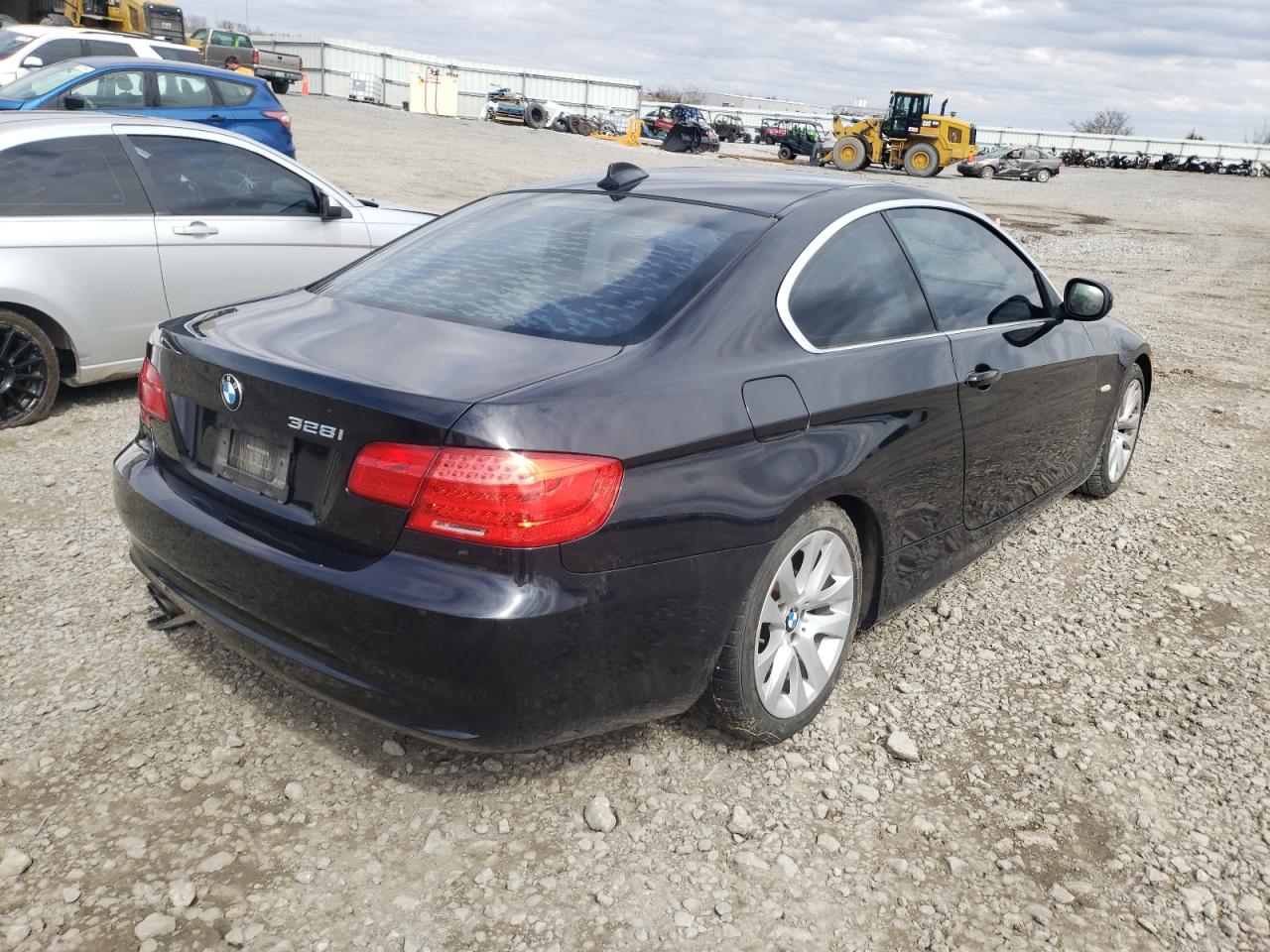 Photo 4 from auction – 2011 BMW 328 I with VIN WBAKE3C57BE558207