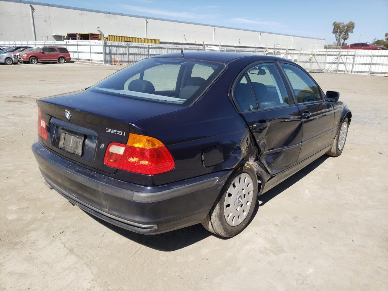 Photo 4 from auction – 1999 BMW 323 I AUTO with VIN WBAAM3337XFP58843